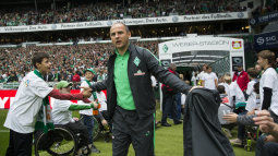 Früher Werder-Spieler, jetzt Trainer: Viktor Skripnik /?proxy=REDAKTION/News/2015-2016/VfB-Werder-Bremen-1516-Gegnervorbericht-255x143.jpg
