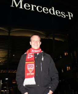 Henning fiebert mit dem VfB, während... /?proxy=REDAKTION/News/2012-2013/Profis/Henning_VfB_255x310.jpg