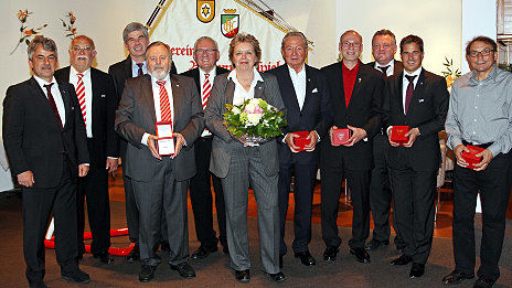 /?proxy=REDAKTION/Verein/News/Ehrungen2012_1_464x261.jpg