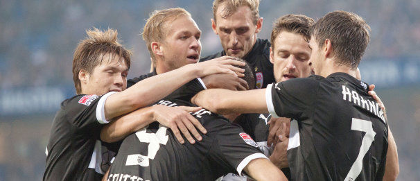/?proxy=REDAKTION/News/2012-2013/Profis/VfB_PK_vor_VfB-HSV_Team_606x261.jpg