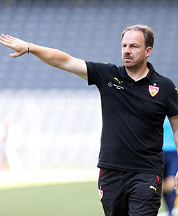 /?proxy=REDAKTION/Saison/Testspiele/20150711-Test-BSC-Young-Boys-VfB-Stuttgart-255x310.jpg