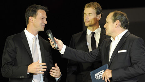 'Es ist super, beim Kids Day gemeinsam mit den Kindern Sport zu machen und in ihre strahlenden Gesichter zu blicken': Fredi Bobic /?proxy=REDAKTION/News/2013-2014/Laureus_Sport_for_Good-464x261.jpg