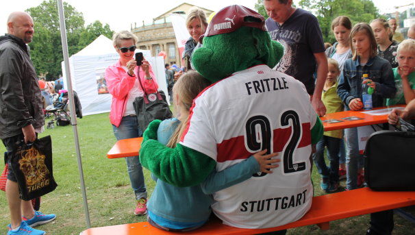 /?proxy=REDAKTION/Verein/Fussballschule/News/2016/20160707-Fussballschule-Kinder-Jugendfestival-606x343.jpg