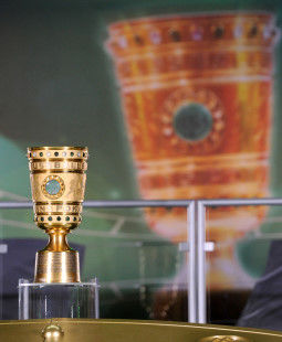 /?proxy=REDAKTION/Saison/DFB-Pokal/DFB-Pokal_2011_hi_255x310.jpg