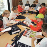 /?proxy=REDAKTION/Verein/Fussballschule/Angebote/Camps/k_und_l_2011/k_u_l_lesestunde_160x160.jpg