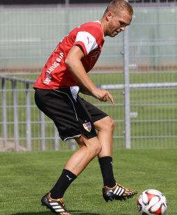 /?proxy=REDAKTION/News/2014-2015/20140703_VfB_Trainingsauftakt_1415_255x310.jpg