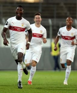 Stephen Sama bejubelt sein Tor zum 2:1. /?proxy=REDAKTION/Saison/15_16-vfbII-rostock-255.jpg