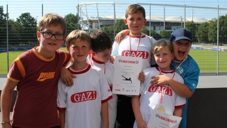 /?proxy=REDAKTION/Verein/VfBfairplay/20160721_Fussball-trifft-Kultur_Kinder-mit-Medaillen_464x261.jpg