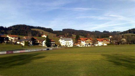 /?proxy=REDAKTION/Verein/Fussballschule/Angebote/Camps/Sportplatz_Allgaue_464x261.jpg
