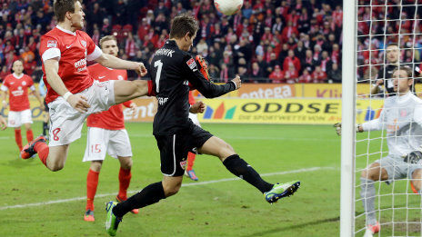 /?proxy=REDAKTION/News/2012-2013/Profis/Harnik_PK_vor_VfB-Mainz_464x261.jpg