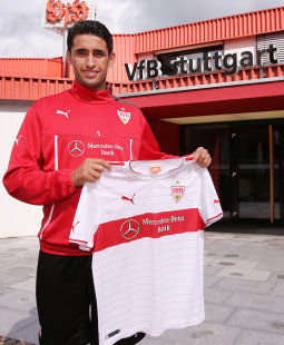 /?proxy=REDAKTION/News/2013-2014/Haggui_Trikot_Geschaeftsstelle_255x310.jpg
