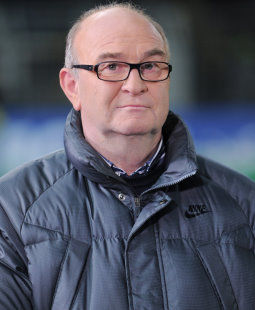 Dem VfB weiterhin verbunden: Horst Köppel /?proxy=REDAKTION/News/2012-2013/Profis/Koeppel_2010_255x310.jpg