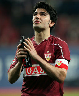 /?proxy=REDAKTION/News/2011-2012/Personen/Tasci_vor_Bremen_1_255x310.jpg