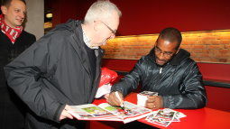 /?proxy=REDAKTION/Fans/Fans_News/Einweihung_VfB_Fan-Stein_255x143.jpg