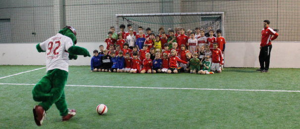 /?proxy=REDAKTION/Verein/Fussballschule/Fussballcamp_Januar14_606x261.jpg