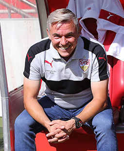 /?proxy=REDAKTION/Teams/VfB/2016-2017/olaf-Janssen-sitzt-255x310.jpg