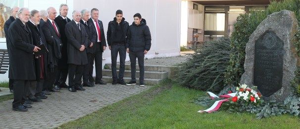 /?proxy=REDAKTION/News/2014-2015/totengedenkfeier_2014_606x261_1.jpg