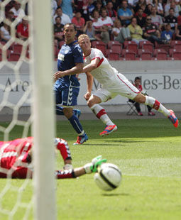 Christoph Hemlein trifft zum 2:0 /?proxy=REDAKTION/Saison/VfB_II/2012-2013/VfB_II_-_Karlsruher_SC_255x310.jpg
