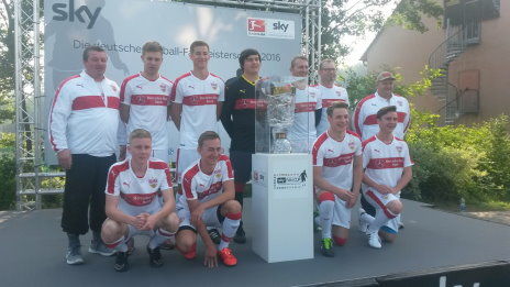 /?proxy=REDAKTION/Fans/Fans_News/20160528-VfB-Fanclub-Loutsen-Sky-Fanclub-464x261.jpg