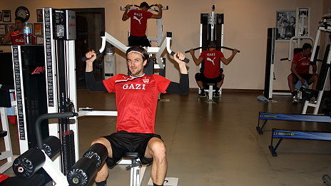 /?proxy=REDAKTION/News/2011-2012/Vorbereitung/Kraftraum_Belek_464x261.jpg