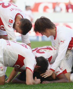 /?proxy=REDAKTION/News/2011-2012/News/Cacau_nach_Nuernberg_2_255x310.jpg