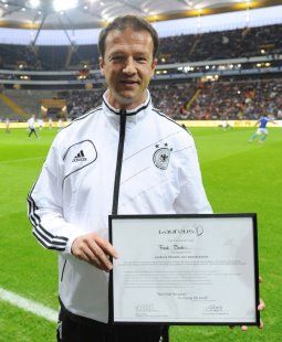 /?proxy=REDAKTION/News/2012-2013/Profis/Fredi_Bobic_Laureus_255x310.jpg