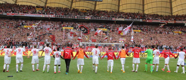 /?proxy=REDAKTION/News/2013-2014/Mannschaft_von_hinten_Fankurve_606x261.jpg