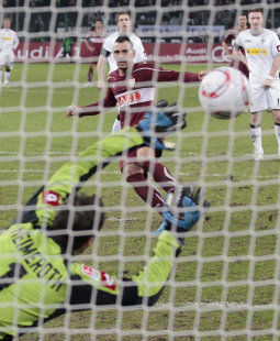 /?proxy=REDAKTION/News/2014-2015/Gladbach-VfB_Timo_Gebhart_Feb2011_255x310.jpg