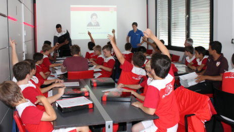 /?proxy=REDAKTION/Verein/Fussballschule/20140715_6.kicken_lesen-Camp_464x261a.jpg