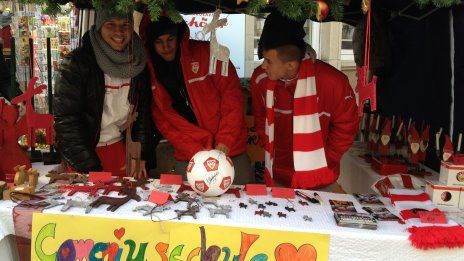 /?proxy=REDAKTION/News/2012-2013/VfB_Benefizaktion_Comeniusschule_464x261.jpg