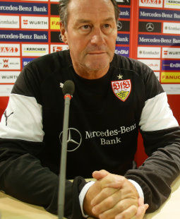 /?proxy=REDAKTION/News/2014-2015/PK_vor_Freiburg-VfB_1415_Stevens_255x310.jpg