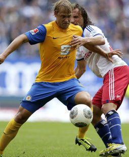 /?proxy=REDAKTION/News/2013-2014/Interview_Jan_Hochscheidt_vor_VfB-Braunschweig_255x310.jpg