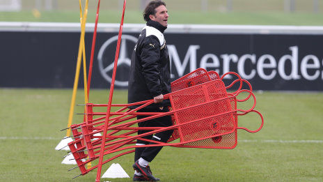 /?proxy=REDAKTION/News/2012-2013/Profis/Pk_vor_VfB-Gladbach_Labbadia_464x261_b.jpg