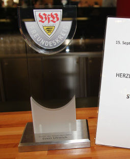 /?proxy=REDAKTION/Business/Freundeskreis/Freundeskreis_Auszeichnung_Ulreich_255x310.jpg