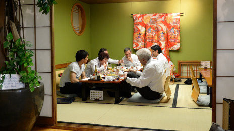 /?proxy=REDAKTION/News/2012-2013/Profis/Sakai_Okazaki_Kretschmann_464x261_b.jpg