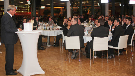 /?proxy=REDAKTION/Business/Freundeskreis/offenerBereich/Freundeskreis_SoccerLounge_2_464x261.jpg