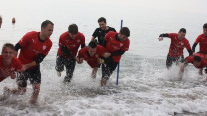 VfB Training am Strand in Belek