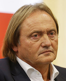 /?proxy=REDAKTION/Verein/Vereinsfuehrung/20161005-Dialog-Martin-Schaefer-255x310.jpg