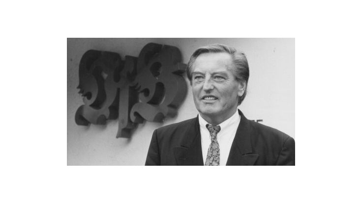 Vfb Stuttgart Der Vfb Trauert Um Gerhard Mayer Vorfelder