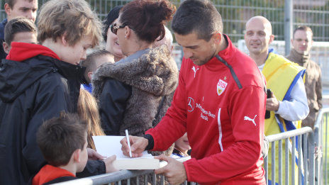 /?proxy=REDAKTION/News/2013-2014/Ibisevic_vor_HSV-VfB_1314_464x261_b.jpg