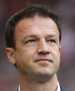 /?proxy=REDAKTION/News/2013-2014/Fredi_Bobic_Rueckblick_Gladbach-VfB_255x310.jpg