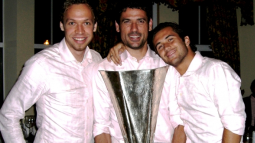 Gewann mit Sevilla den UEFA-Pokal: Andreas Hinkel /?proxy=REDAKTION/News/2012-2013/Profis/Andreas_Hinkel_Sevilla_255x143.png