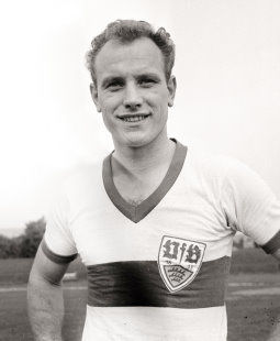 Lothar Weise im Jahr 1962 /?proxy=REDAKTION/Verein/Historie/20150904-Lothar-Weise-255x310.jpg