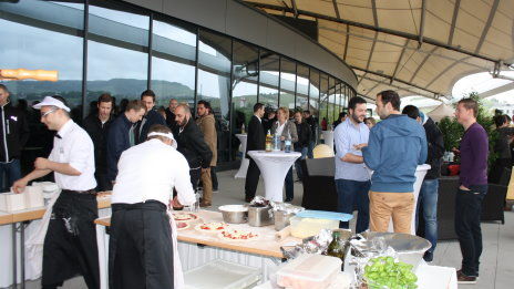 /?proxy=REDAKTION/News/2012-2013/Profis/Gal_Mittagessen_Labbadia_Soezer_I_464x261.jpg