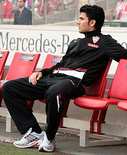 /?proxy=REDAKTION/News/2011-2012/Personen/Tasci_Bank_255x310.jpg