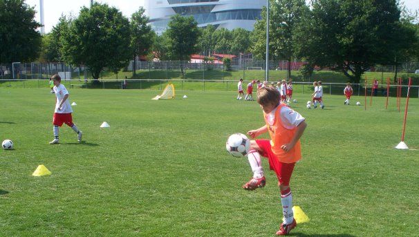 /?proxy=REDAKTION/Verein/Fussballschule/Angebote/Foerdertrainings/Foto_gross_FT1_Bild1_606x343.JPG