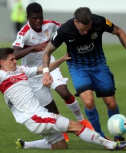 /?proxy=REDAKTION/News/2016-2017/16_17-VfB-II-Zweikampf-255.jpg