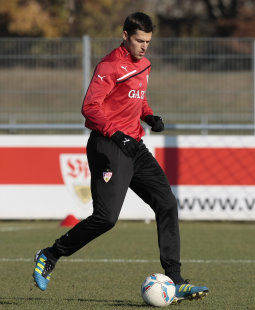 VfB-Kapitän Matthieu Delpierre /?proxy=REDAKTION/News/2011-2012/Personen/Training_Delpierre_255x310.jpg