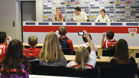 /?proxy=REDAKTION/Verein/Fussballschule/Kooperation_kicken_und_lesen_I_464x261.jpg
