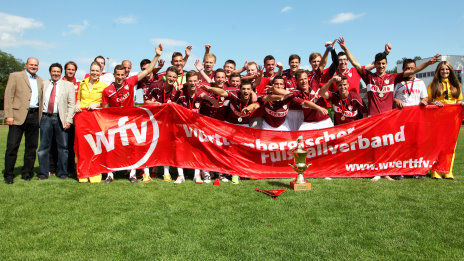 /?proxy=REDAKTION/News/2012-2013/Jugend/Siegerfoto_Verbandspokal_U17_2012_464x261.jpg